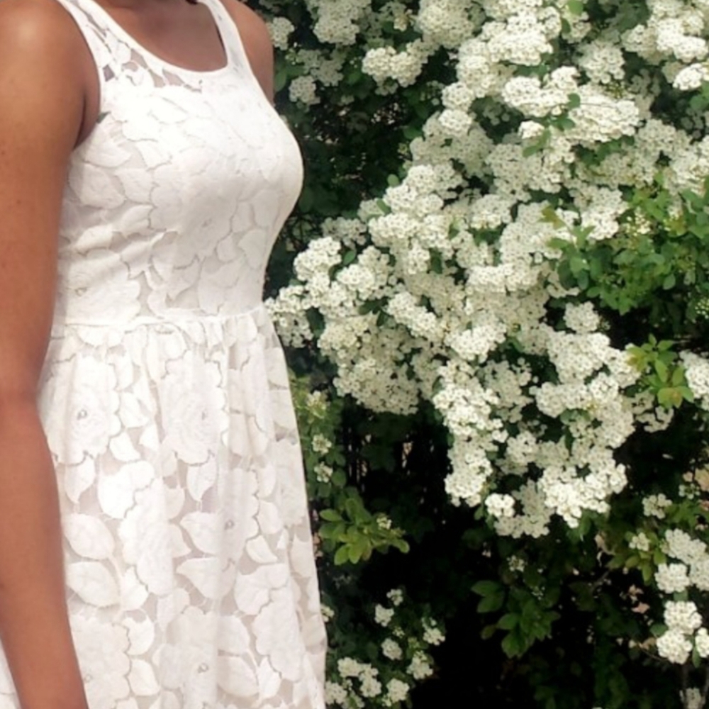 Just Ginger Women's Sleeveless White Dress Size, M/L